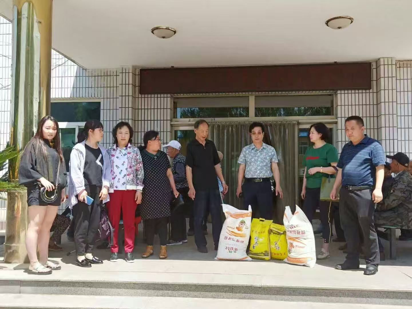 付总慰问敬老院.jpg