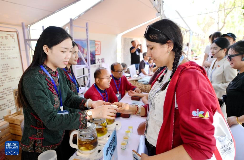 1757895931603748.jpg 3.jpg