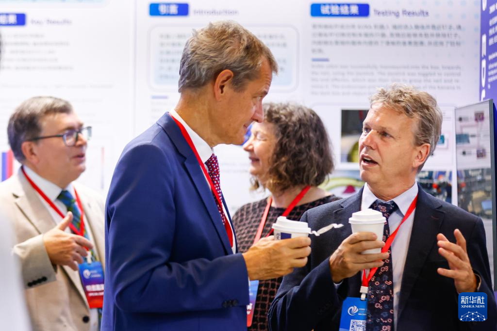 1758513200777360.jpg 4.1.jpg