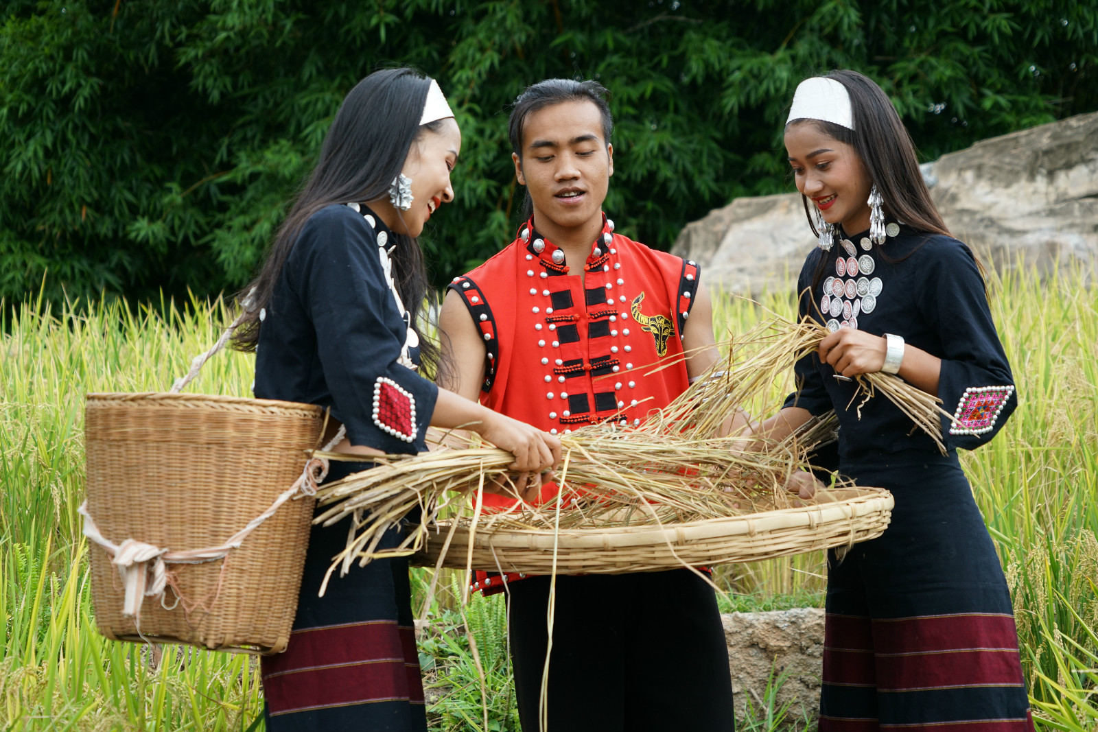 1761183589452689.jpg 3.jpg